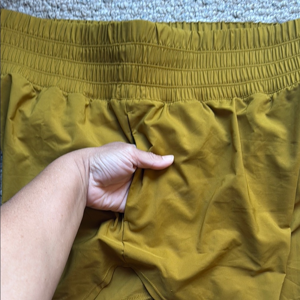 NIKE Women's Athletic Shorts Size XL - Picture 11 of 16